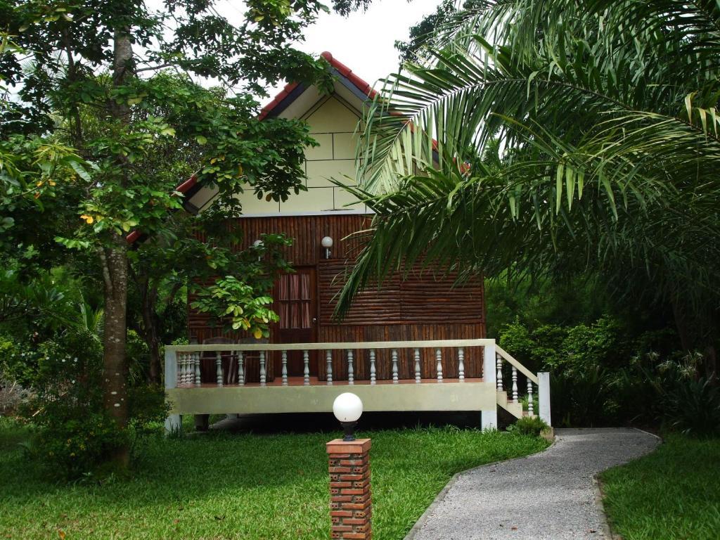 Thai-Bamboo Guesthouse Resort Cha-Am Exterior photo