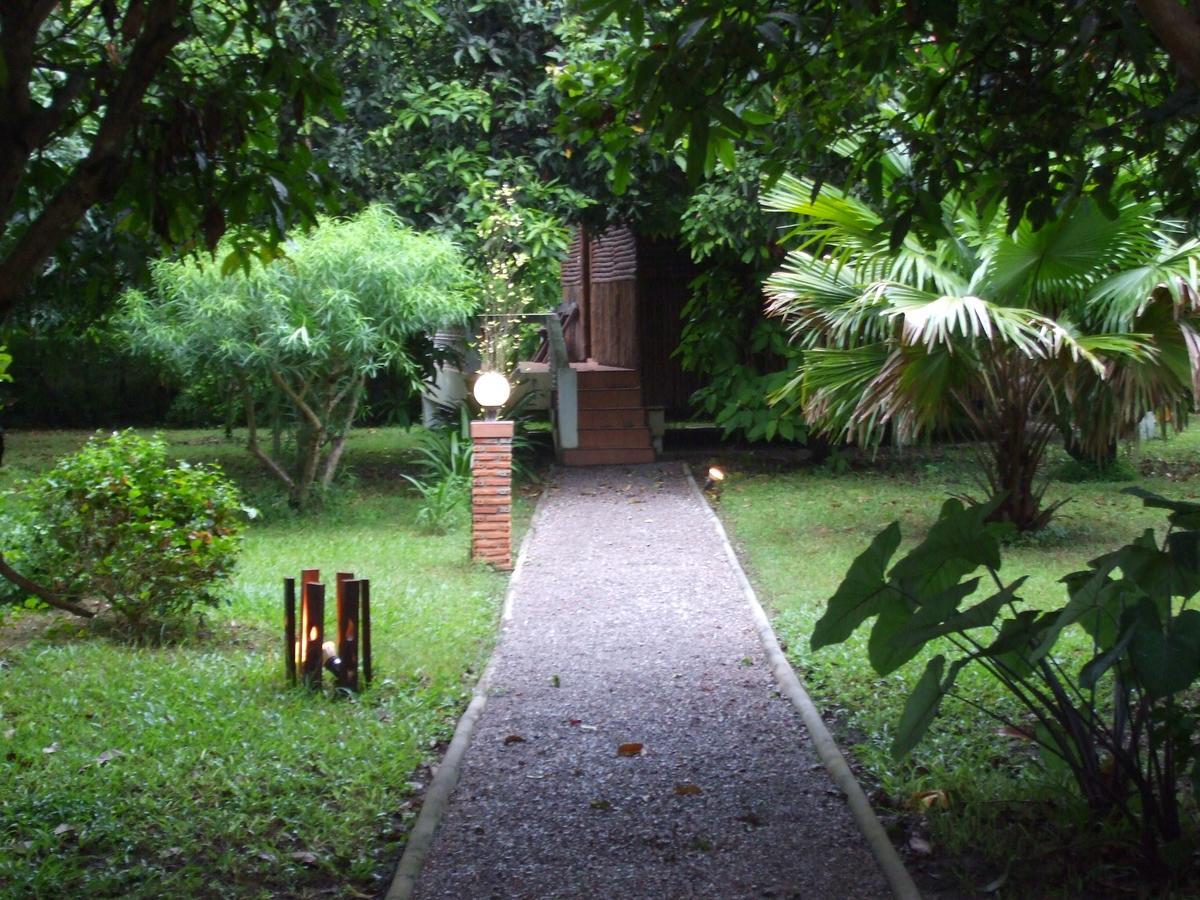 Thai-Bamboo Guesthouse Resort Cha-Am Exterior photo