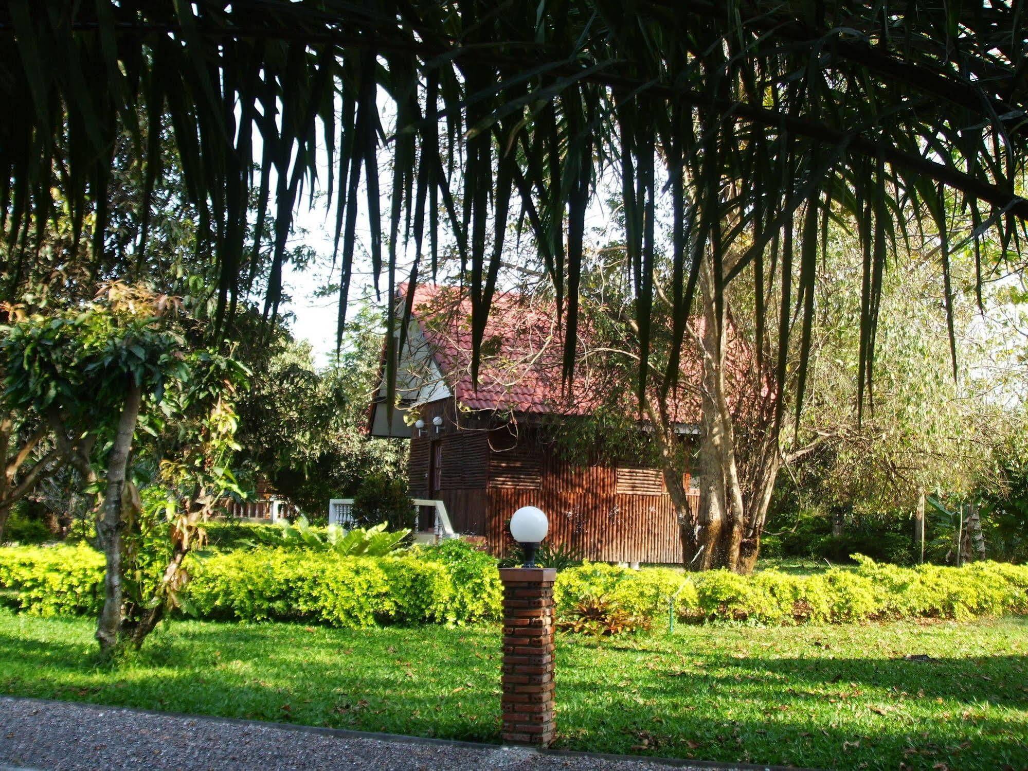 Thai-Bamboo Guesthouse Resort Cha-Am Exterior photo
